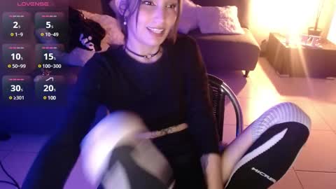 Snapshot of mia_collens_ chatting on 01-07-25, 04:29 MIA online show from 01-07-25, 04:29