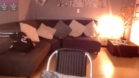 Snapshot of mia_collens_ chatting on 01-10-25, 05:15 MIA online show from 01-10-25, 05:15