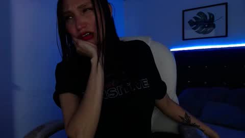 Snapshot of mia_collens_ chatting on 09-13-25, 03:06 MIA online show from 09-13-25, 03:06