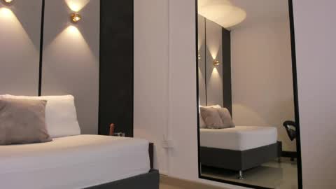 M I A  online show from 04-10-26, 02:39