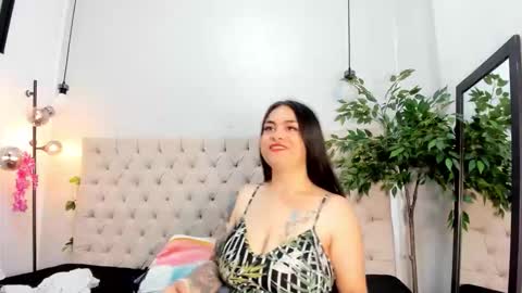 Snapshot of mia_collivens chatting on 09-10-25, 10:59 mia online show from 09-10-25, 10:59