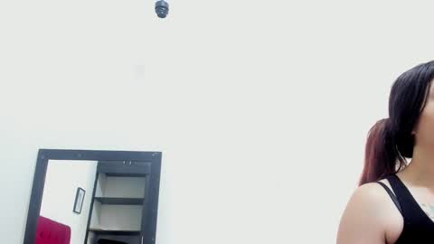 Snapshot of mia_collivens chatting on 10-06-25, 11:40 mia online show from 10-06-25, 11:40