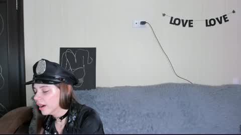 Mia  next stream Thursday 1400 UTC1 Friday 1400 UTC1 online show from 03-11-25, 05:24