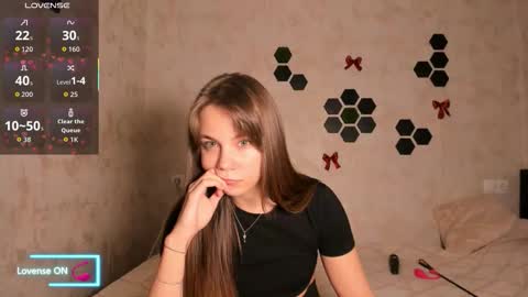 Mia  next stream Thursday 1400 UTC1 Friday 1400 UTC1 online show from 02-12-26, 02:23