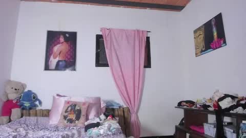 Mia Sandoval online show from 04-23-26, 12:29