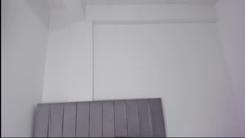 Snapshot of mia_cute25 chatting on 01-14-26, 09:59 online show from 01-14-26, 09:59