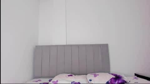 Snapshot of mia_cute25 chatting on 01-19-26, 11:47 online show from 01-19-26, 11:47