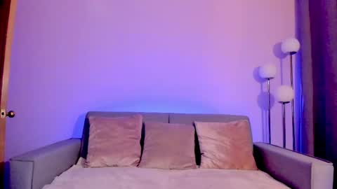 Snapshot of mia_daniellshot chatting on 03-27-26, 11:43 Sarah Luna online show from 03-27-26, 11:43