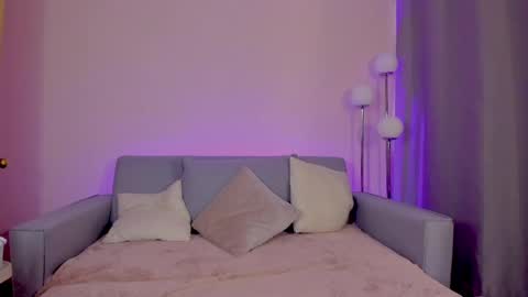 Snapshot of mia_daniellshot chatting on 04-09-26, 12:10 Sarah Luna online show from 04-09-26, 12:10
