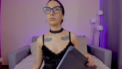 Snapshot of mia_daniellshot chatting on 04-19-26, 12:37 Sarah Luna online show from 04-19-26, 12:37