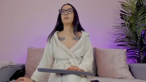 Snapshot of mia_daniellshot chatting on 05-18-26, 12:22 Sarah Luna online show from 05-18-26, 12:22