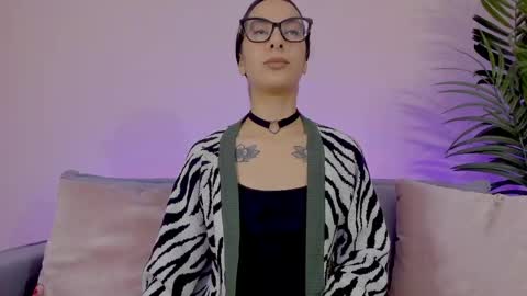 Snapshot of mia_daniellshot chatting on 05-22-26, 01:28 Sarah Luna online show from 05-22-26, 01:28