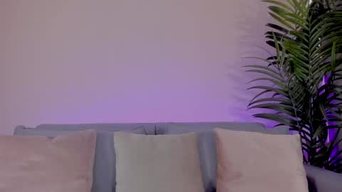 Snapshot of mia_daniellshot chatting on 05-25-26, 01:50 Sarah Luna online show from 05-25-26, 01:50