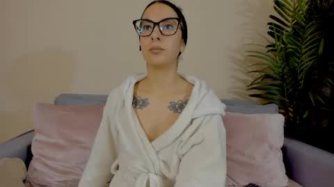 Snapshot of mia_daniellshot chatting on 06-05-26, 11:38 Sarah Luna online show from 06-05-26, 11:38