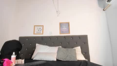 mia_diamond77 online show from 03-06-26, 08:38