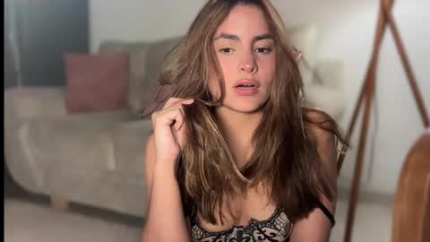 mia_ferrer777 online show from 03-18-26, 12:47