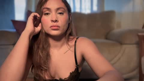 mia_ferrer777 online show from 05-27-26, 10:18