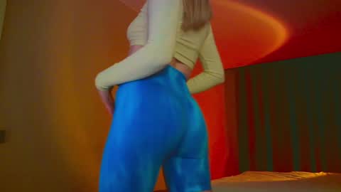 Mia online show from 01-31-25, 02:48