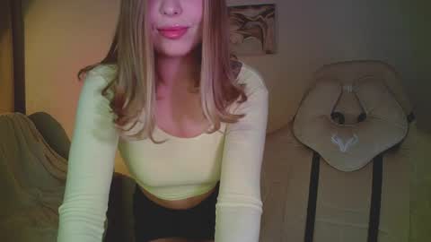 Mia online show from 04-02-26, 10:18