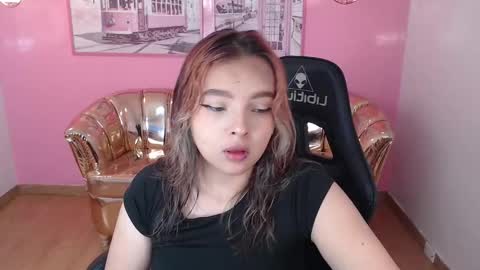 Mia online show from 10-07-25, 12:35