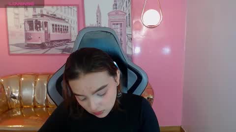 Mia online show from 12-22-25, 12:57