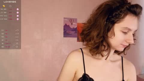 Snapshot of mia_frizz chatting on 02-09-25, 09:05 Mia online show from 02-09-25, 09:05