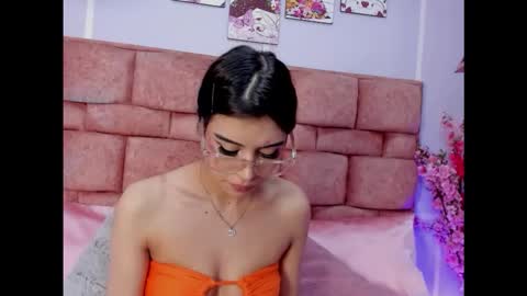 I am mia  online show from 05-28-26, 11:18