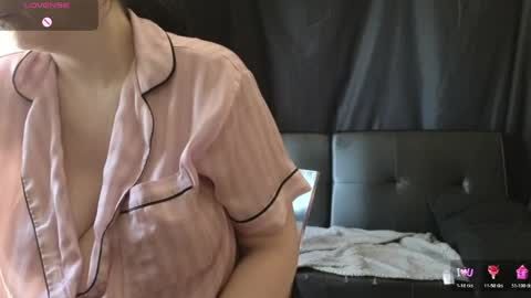 Golden ones online show from 04-07-26, 12:27