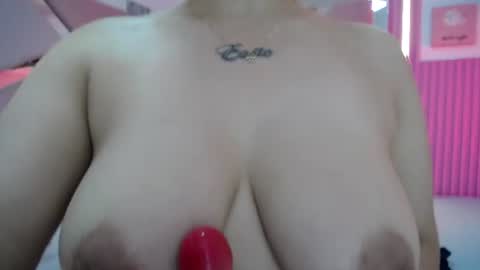 mia_garcia28 online show from 06-10-26, 01:54