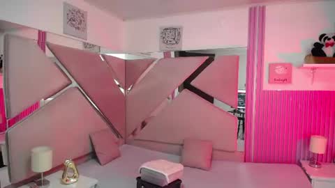 mia_garcia28 online show from 06-17-26, 01:01