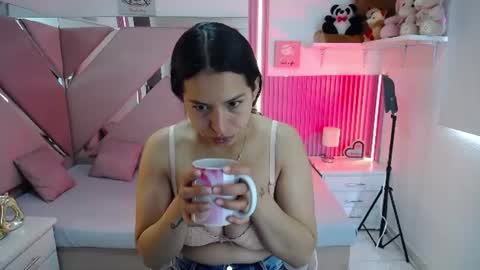mia_garcia28 online show from 06-19-26, 01:59