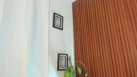 Mia online show from 03-29-26, 02:44