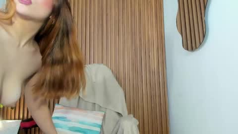 Mia online show from 04-01-26, 02:34