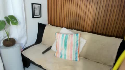 Mia online show from 04-07-26, 03:40