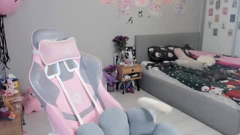 MIA HELP ME REACH 100 LIKES online show from 01-22-25, 03:07