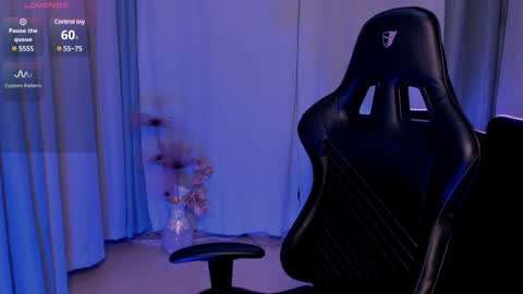 Mia online show from 01-13-25, 01:06