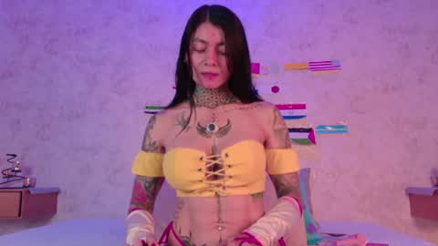 mia_hill1_ online show from 06-17-26, 09:05