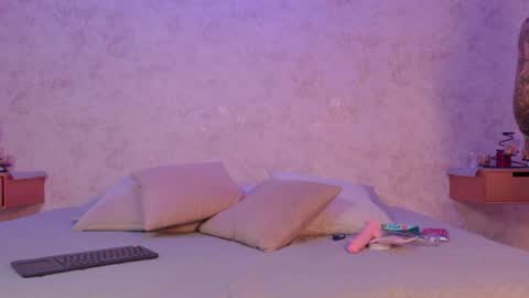 mia_hill1_ online show from 06-28-26, 08:04