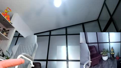 Snapshot of mia_hotwife chatting on 02-15-25, 04:23 Mia.... Nice to meet you thumb up me please its important online show from 02-15-25, 04:23