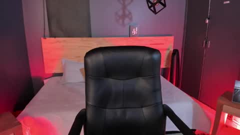 Val  online show from 02-13-25, 08:13