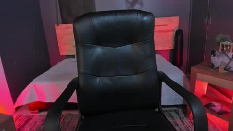 Val  online show from 02-18-25, 07:52