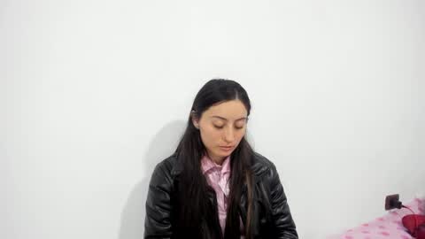 mia kaneee online show from 12-19-24, 05:29