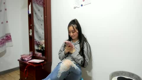 mia kaneee online show from 01-12-25, 12:49