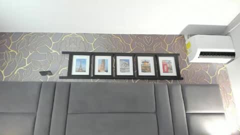 Mia online show from 04-05-26, 03:31