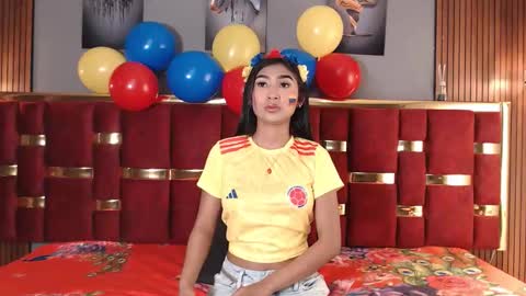 Mia.  online show from 06-02-26, 11:12