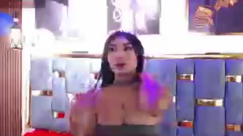 Mia.  online show from 06-13-26, 11:08