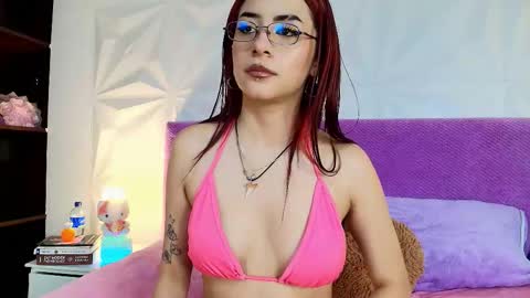 Snapshot of mia_lou_ chatting on 09-26-25, 07:51 Mia online show from 09-26-25, 07:51