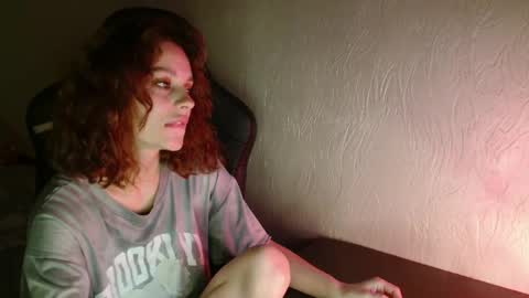 mia_luiza online show from 06-09-26, 09:37