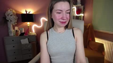 Mia online show from 01-10-25, 07:57