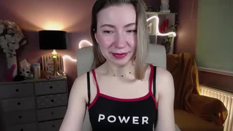 Mia online show from 02-06-25, 07:35